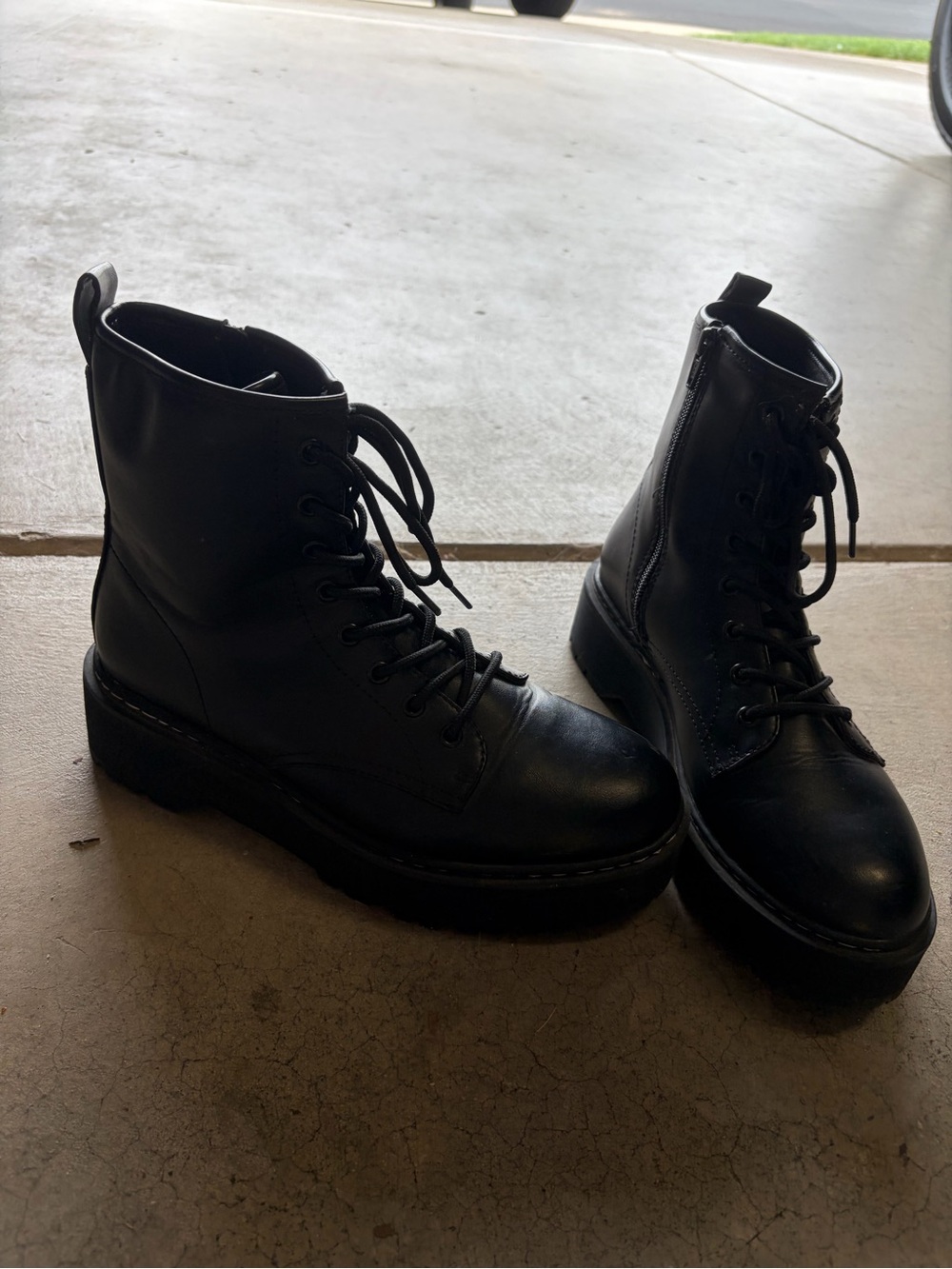 Women's Black Lace-Up Platform Combat Boots